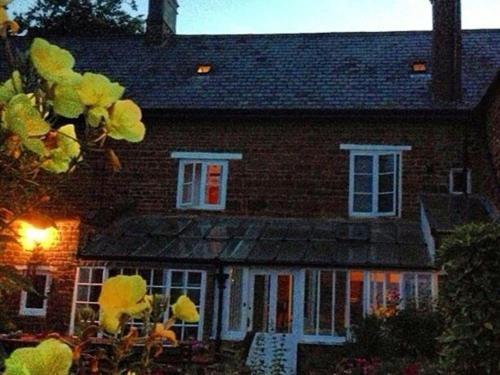 Kendal House B&B Towcester Bagian luar foto